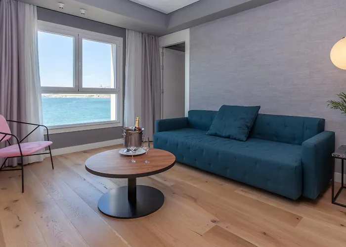 Riazor מלון א-קורוניה